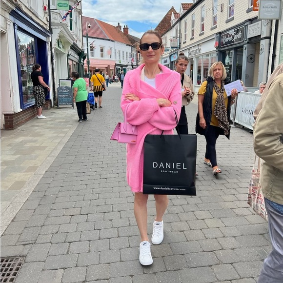 Meet your Posher, Tabitha - Picture 5 of 11